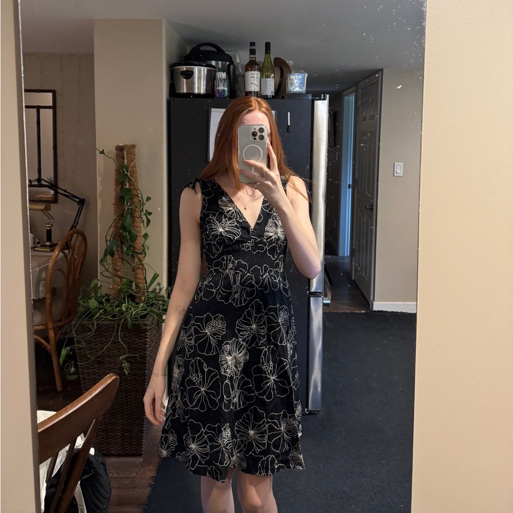 50s vibes floral dress🖤